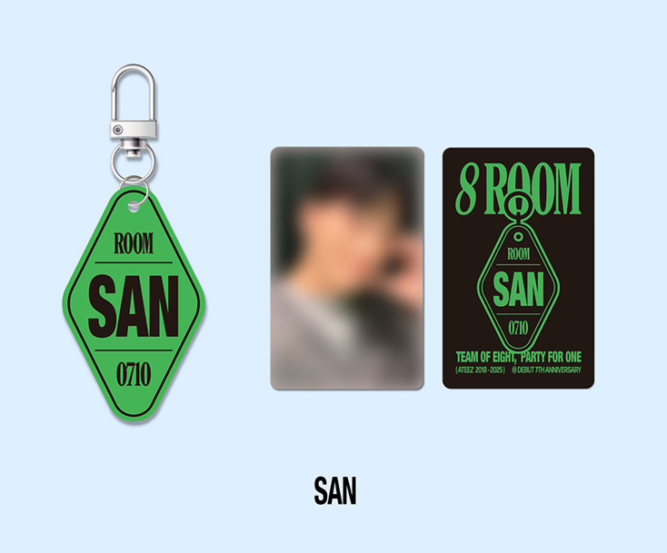 [NEW] ATEEZ - [8ROOM] POP-UP Official Merch - 8 ROOM Keyring